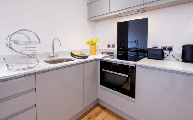 Oak – Three Tuns Apartments