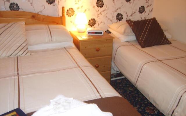 Rolling Waves Hotel - Guest house