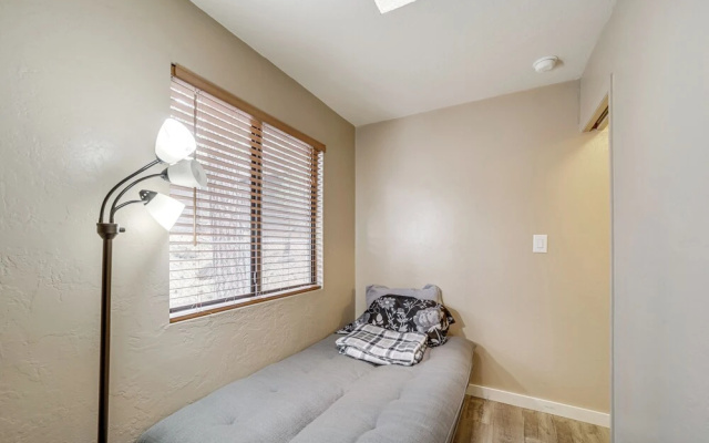 Near Fossil Creek & Trails: Scenic Pine Cabin!