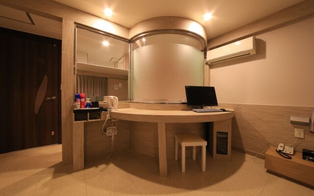Hotel M Story