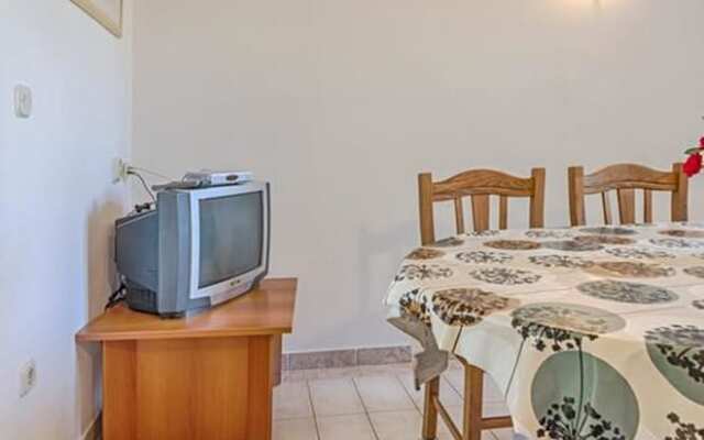 Comfort Pool Apartments