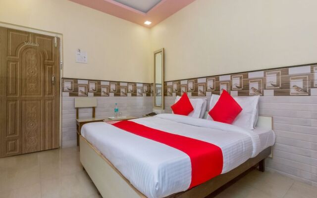 OYO 22048 Trio Hotel