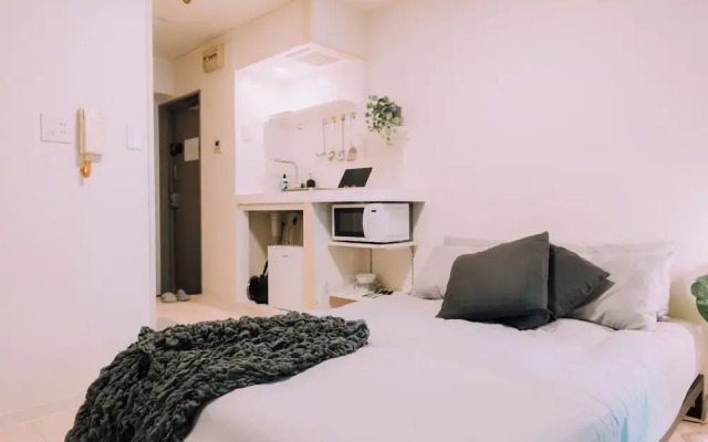 Minimalist Loft 1001