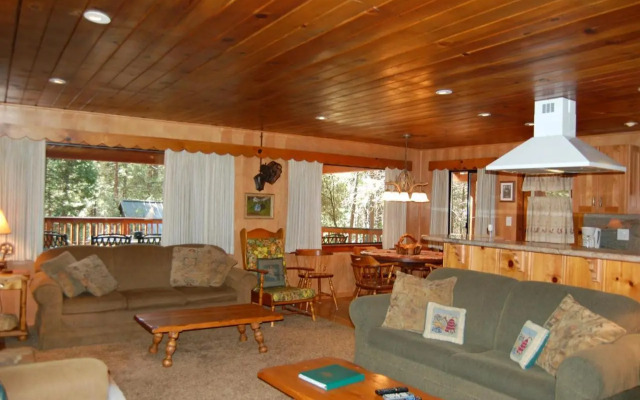 26 Deer Den
