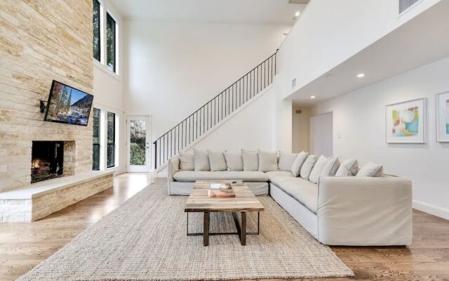 The Authentic Brickwood Retreat 4 Bedroom Home