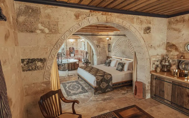 Sah Saray Cave Suites Halal Hotel
