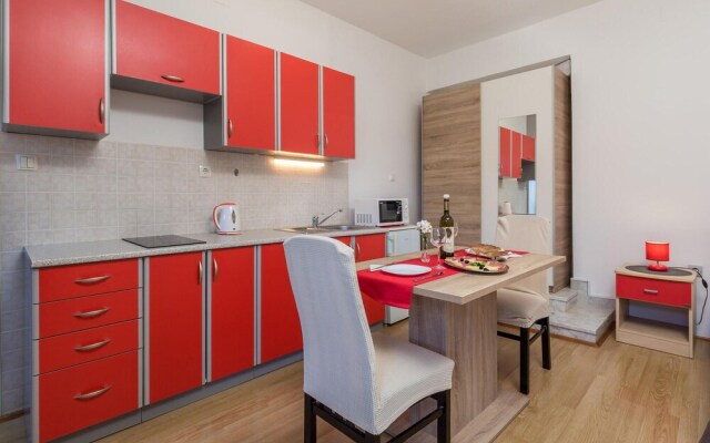 Stunning Apartment in Pobri With Wifi