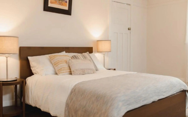 Sussex House Caravan Park