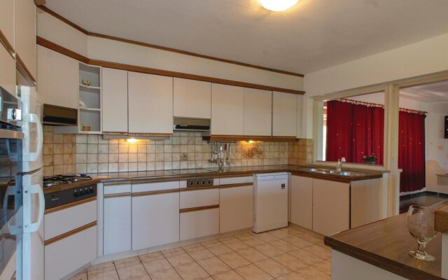 Stunning Home in Zrnovo With Wifi and 3 Bedrooms