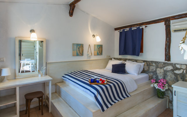 Nautical Hotel Adults Only +14