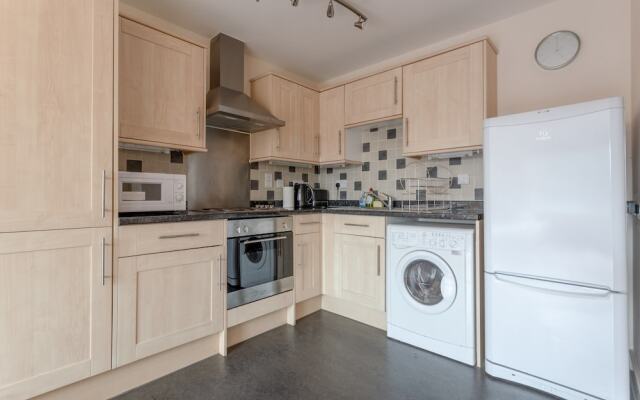 Charming 1 Bedroom Property Next to Clapham Common