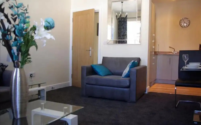 The Roaches Suite - Premier Serviced Accommodation
