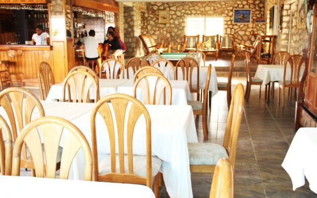 Auberge Du Mont Saint Jean