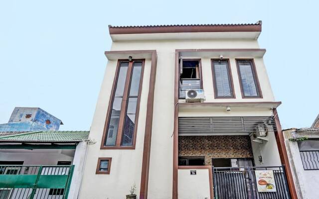 OYO 92435 Sunlo Cozy Home Family Homestay Syariah