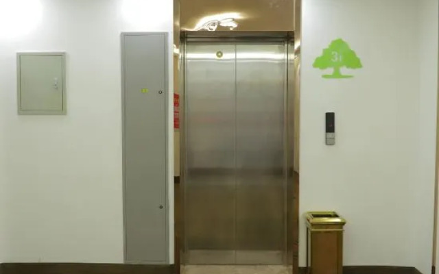 GreenTree Inn Express Hotel (Beijing Shunyi Shimen Subway Station)