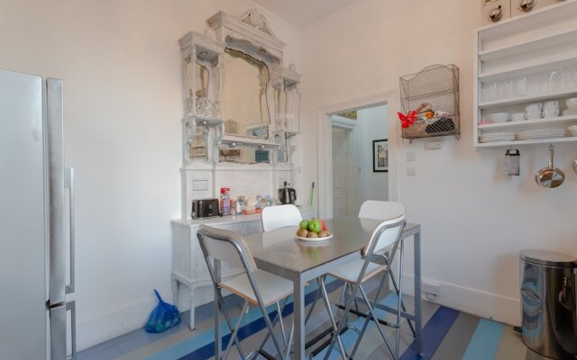 Stunning 3 Bedrooms Apartment on Portobello Road