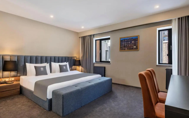 Sunny Hotel