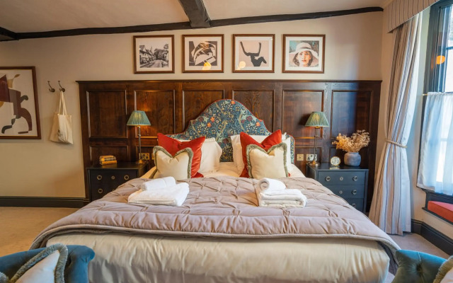 Salisbury Arms Hotel