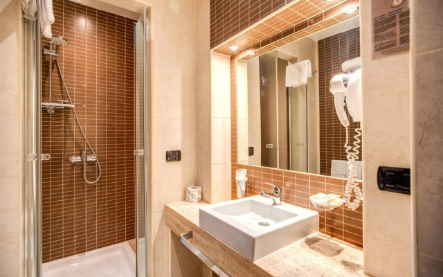 Everest Inn Rome
