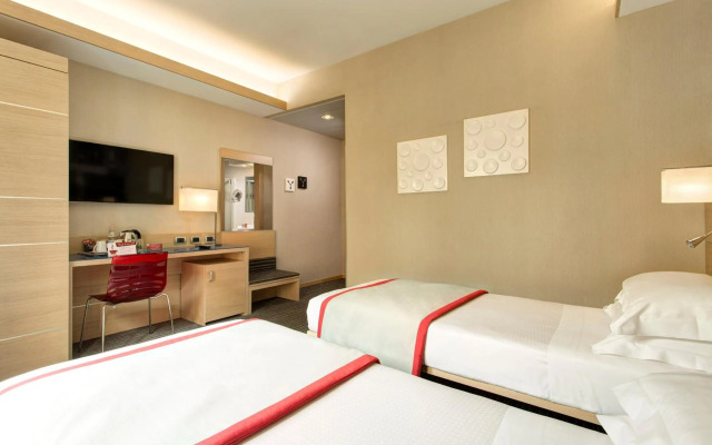 iQ Hotel Roma