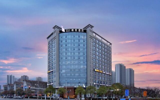 Mr. Whale Hotel