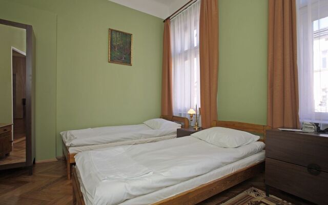 Enigma Hostel & Apartments