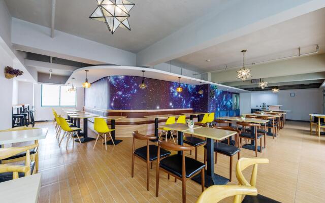 Starway Hotel Shanghai Fengxian Sports Center