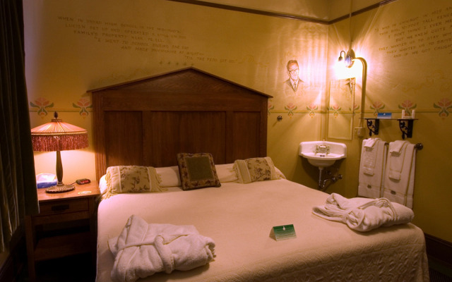 McMenamins Olympic Club