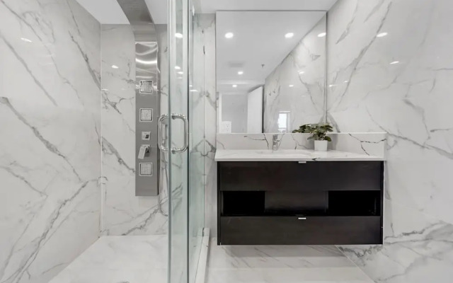 Serene and Modern Apartment Centrally Located