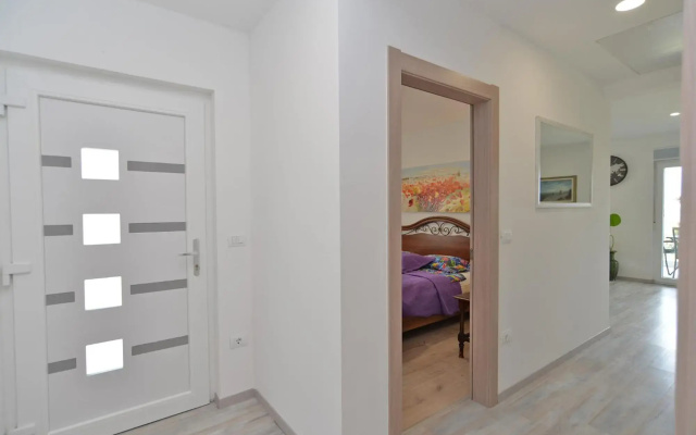 House Mirna 2177