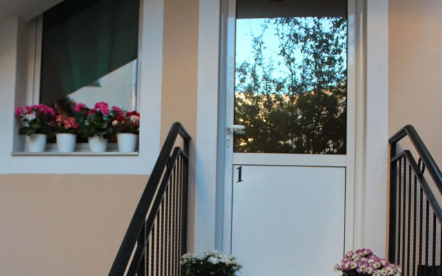 Balabusic One Bedroom Apartment No.1