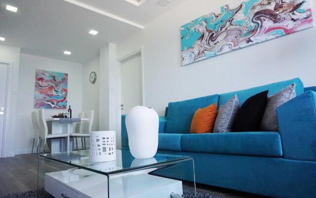 Lazuli Beachfront Apartment 43