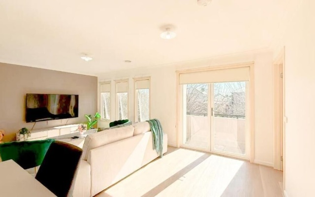 StayAU Family Haven Pet-Friendly – Guest Rooms – Melbourne
