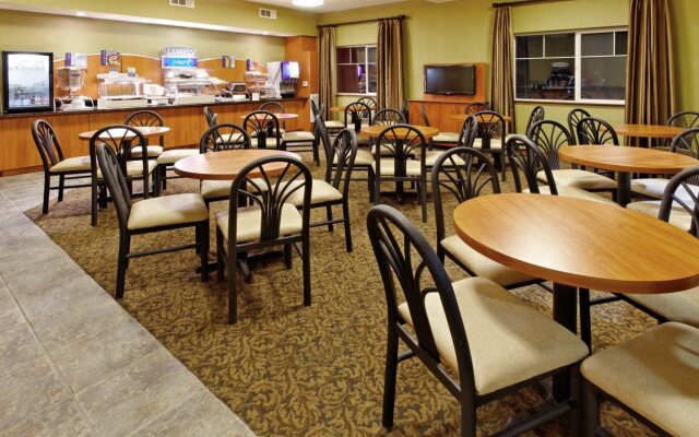 Holiday Inn Express & Suites Canyonville