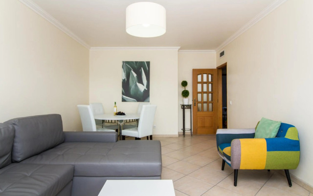 Oura Sunrise II Apartment by Stay-ici, Algarve Holiday Rental