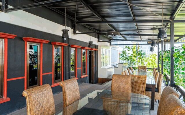 RedDoorz Plus near Chadstone Mall