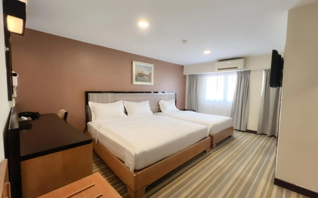Hallmark Express Hotel