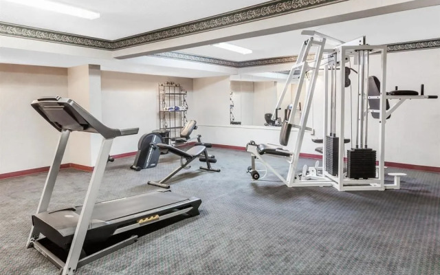 Ramada by Wyndham Clinton