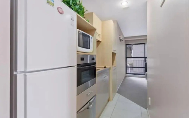 Uptown Two Bedroom Apartment With The Essentials