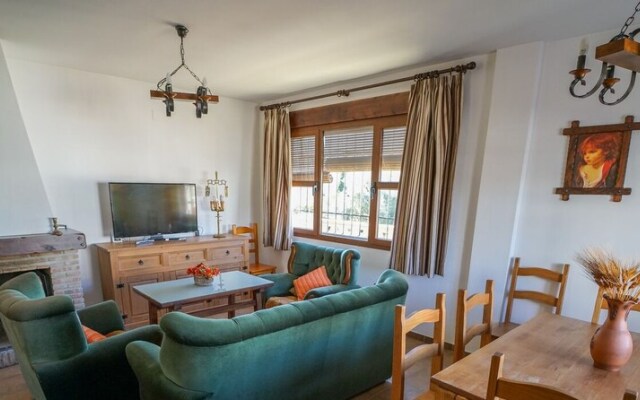 Hostal y Apartamento Rural Los Naranjos