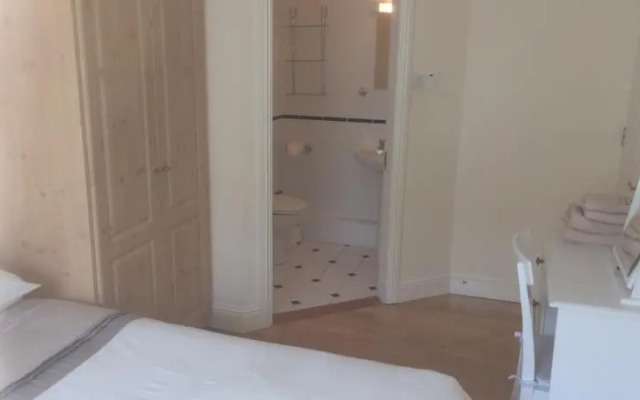 12 Monterey Court Self-Catering