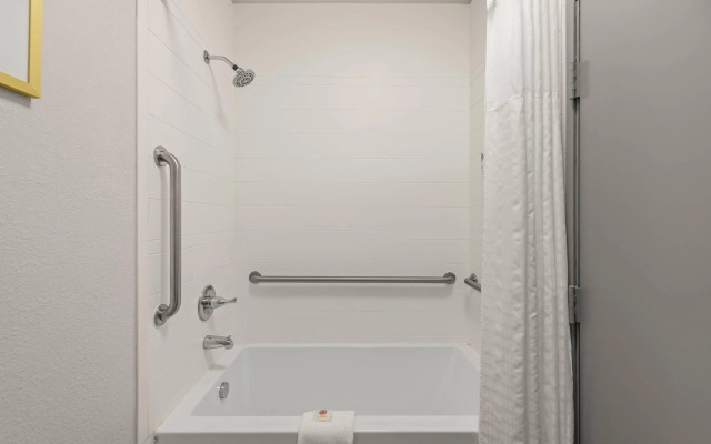 Comfort Inn & Suites Olathe - Kansas City