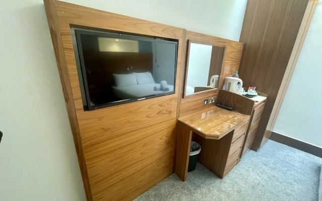 The Chapter - Leisure Inn Hotel