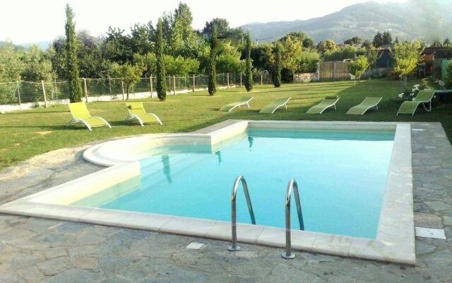 "villa In Lucca Placed in a Residential Area, all Services Nearby"