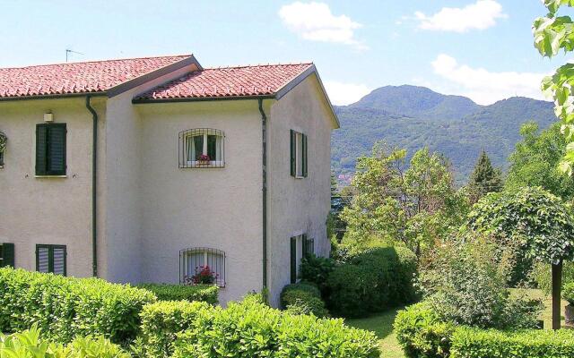Garden-view| 2 Swimming Pools| Tennis Court| Italian Lakes