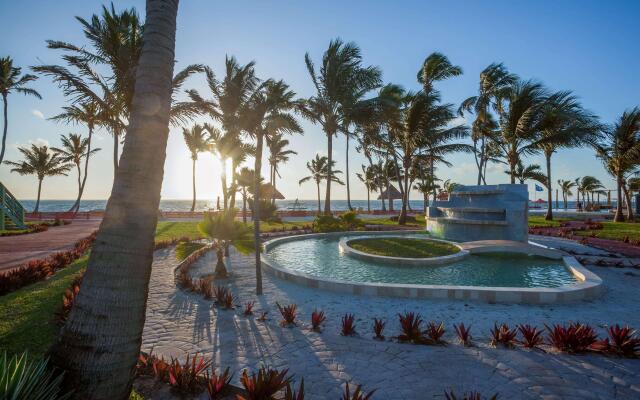 Costa Blu Beach Resort Trademark Collection