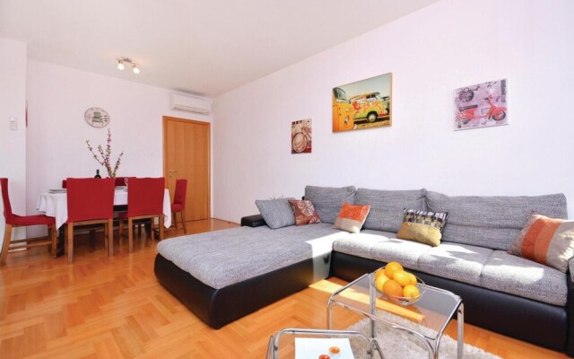 Amazing Home in Podstrana With Wifi and 2 Bedrooms