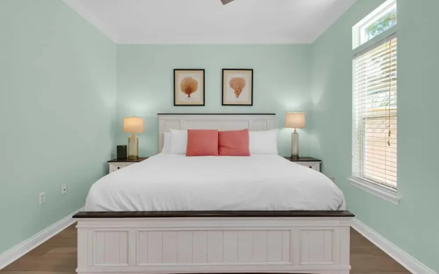 Brzee Bungalow by RealJoy Vacations