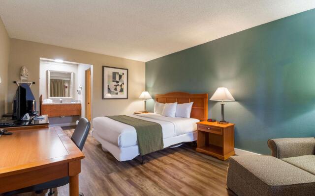 Rodeway Inn Portland Airport Hotel