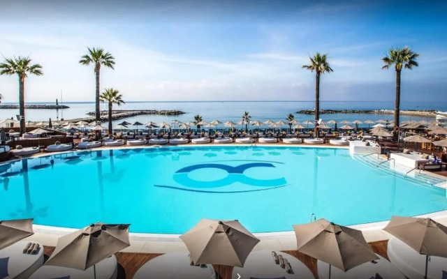 First Line Puerto Banus Harbour, 3 bedroom Luxury Apartment, Marbella